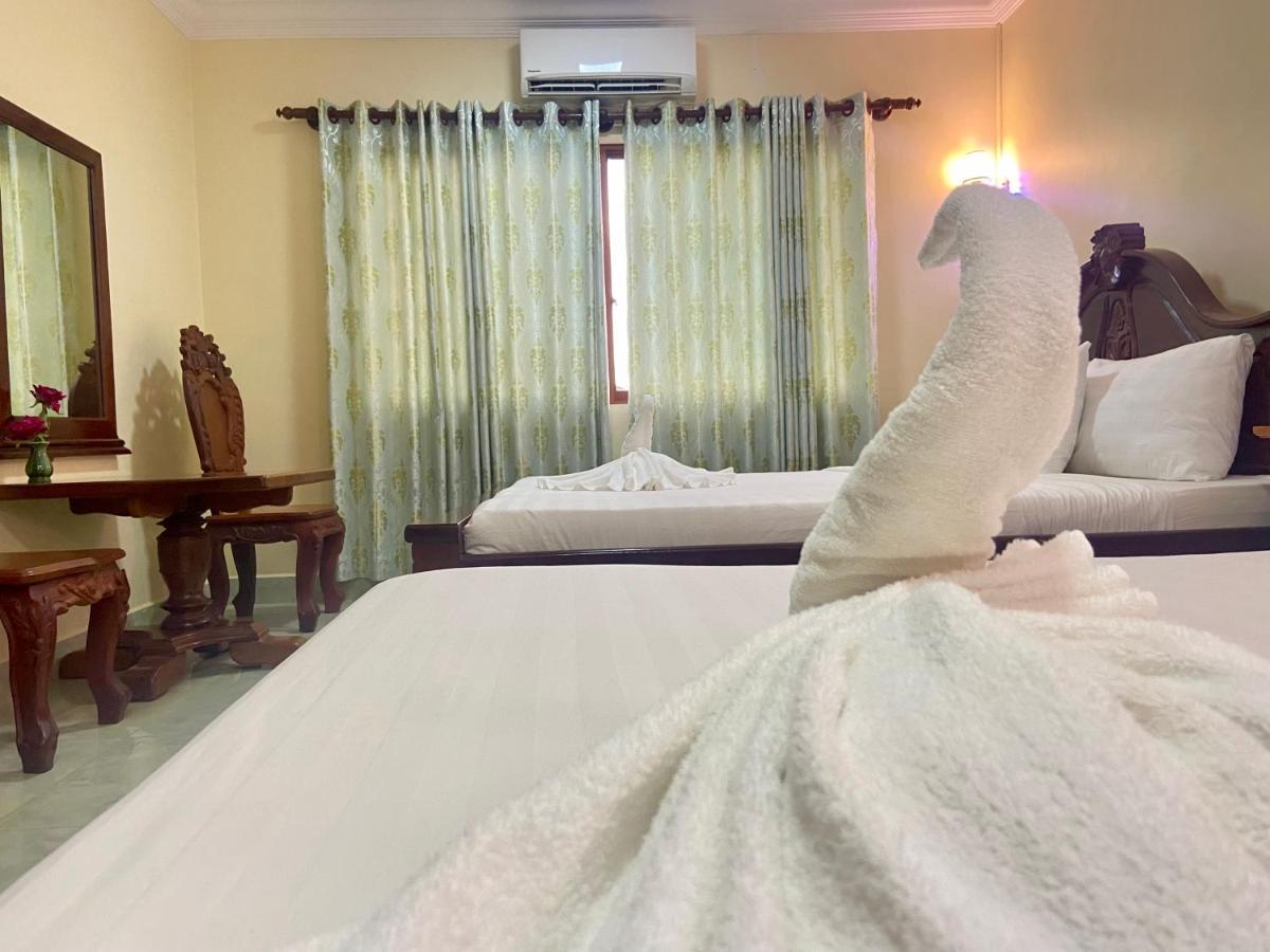 Savet Guesthouse Stoeng Treng Exteriör bild